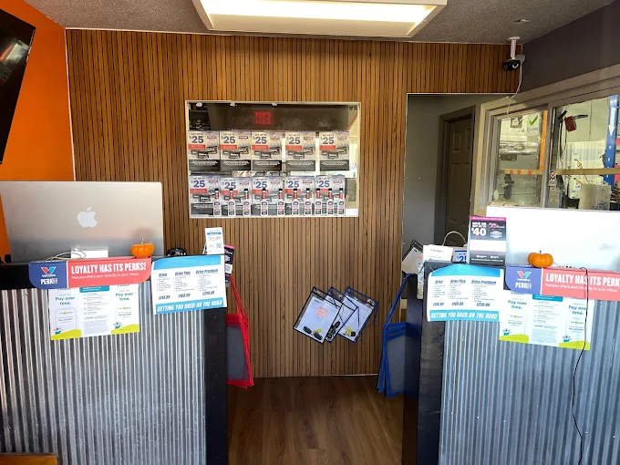 Quiroz Auto Center shop photo 4