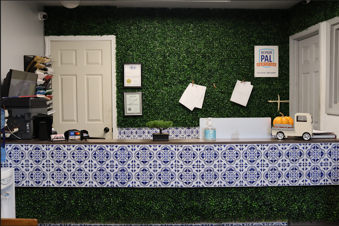 Quiroz Auto Center shop photo 3